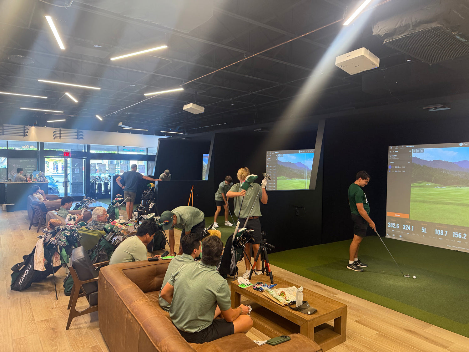 Hawaiis Top amateurs practice daily at The Clubhouse Hawaii